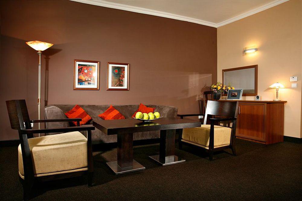 Expo Sofia Hotel - Free Arrival Shuttle Bus - Free Parking - Free Compliments - Free Wi-Fi Exterior photo